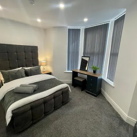 Apartment Osborne Luxury Hot Tub And Jacuzzi Blackpool