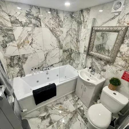 Osborne Luxury Hot Tub And Jacuzzi