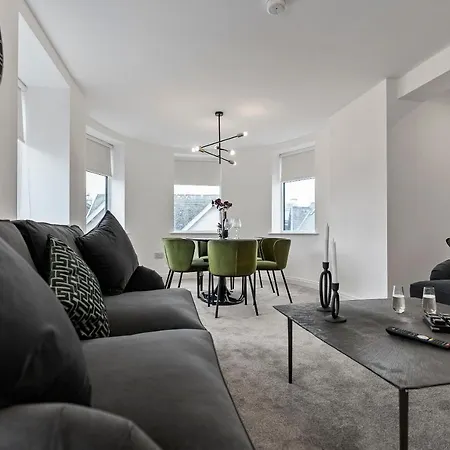 Mode Winter Gardens Apartment