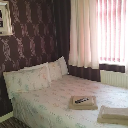 The Rutlands 3* Blackpool