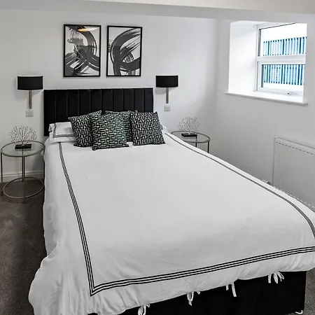 Mode Winter Gardens Apartment