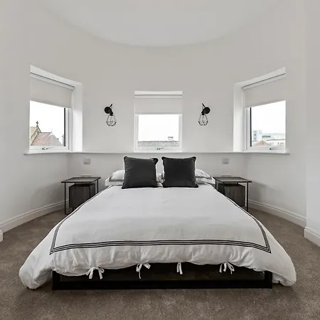 Mode Winter Gardens Apartment