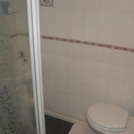 Balmoral לינה וארוחת בוקר