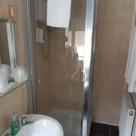 Bed & Breakfast Manchester House 3*