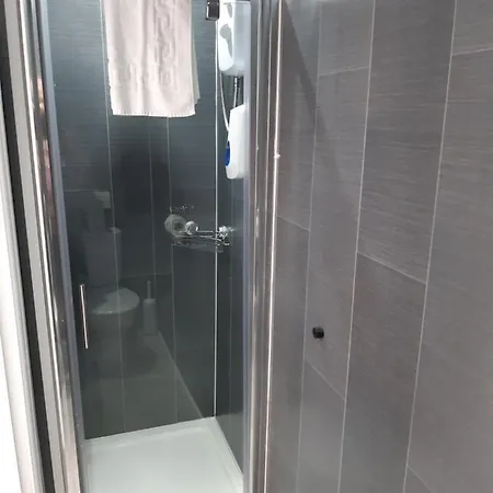 Bed & Breakfast Manchester House 3*