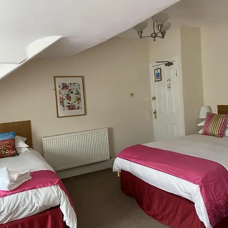 Rossdene House 4*