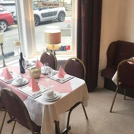 Отель Aysgarth House 3*