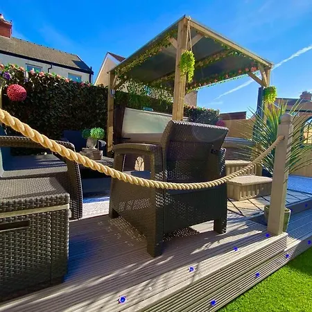 New…the Hottub House Pleasure Holiday home