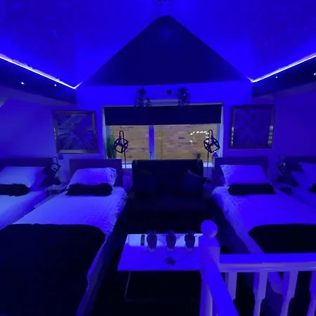 Holiday home New…the Hottub House Pleasure