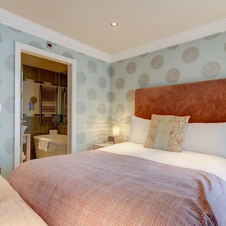 Number One South 5* Blackpool