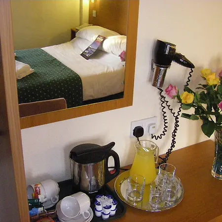 The Waldorf - Near Pleasure & Sandcastle Hotel 3*