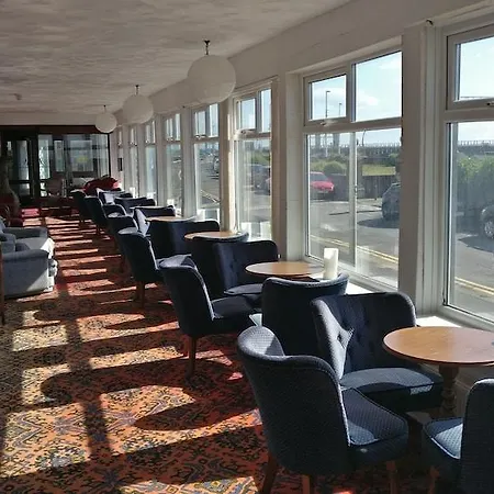 Hotel The Waldorf - Near Pleasure & Sandcastle Blackpool