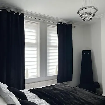 Holiday home Robin's Nest In 2022 With A Luxury Feel! *