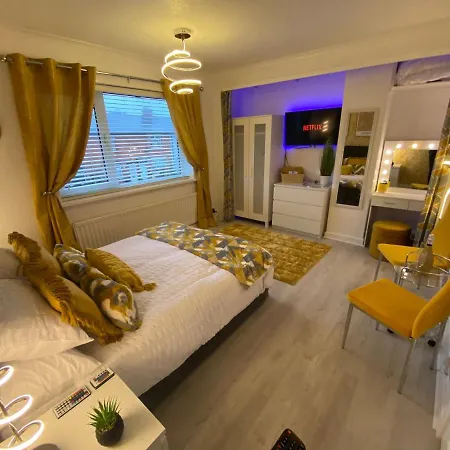 New…the Hottub House Pleasure *