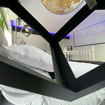 New…the Hottub House Pleasure Holiday home *