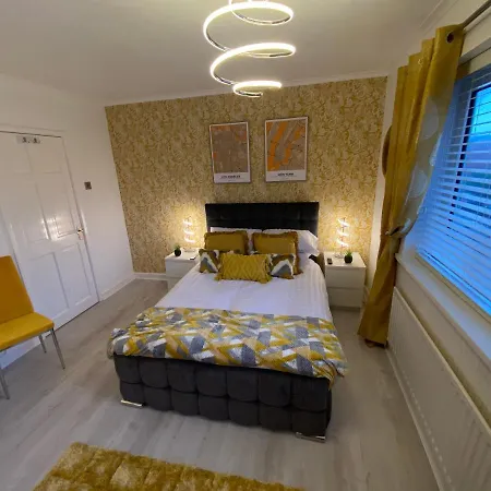 New…the Hottub House Pleasure Holiday home *