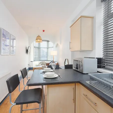 Blackpool Lodge Apartments *