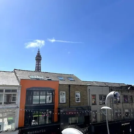 Winter Gardens North Pier 2 Bed * Blackpool