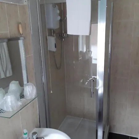 Bed & Breakfast Manchester House 3*