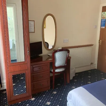 Gleneagles - Road Guest house