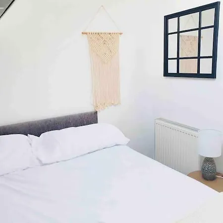 Apartment Cosy Top Floor Flat! Self Check-in & Free Parking Blackpool