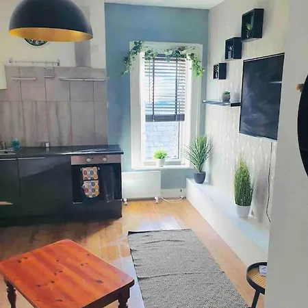Cosy Top Floor Flat! Self Check-in & Free Parking Blackpool