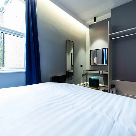 Luxury By Sasco Apartment