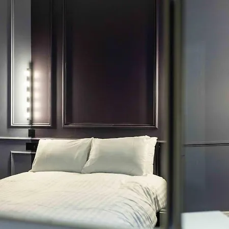 Luxury By Sasco Apartment
