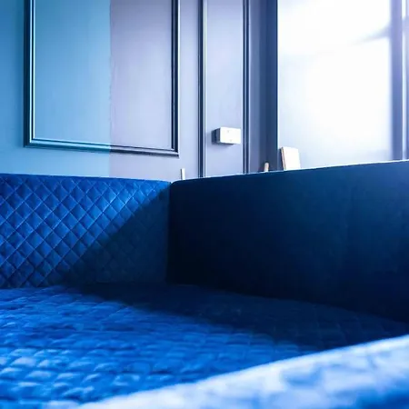 Luxury By Sasco Apartment