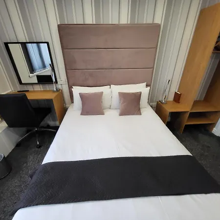 The Bromley 4*