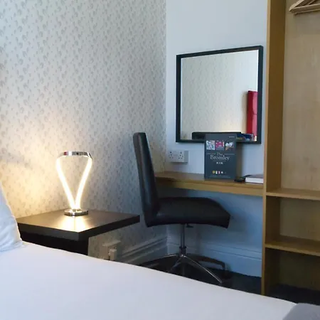 Bed & Breakfast The Bromley 4*