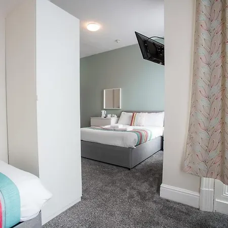 The Georgian Hollies 3* Blackpool