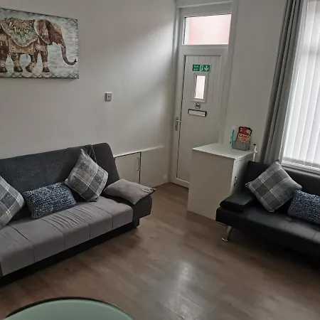 Welcome - Close To Town Centre - Full Holiday *