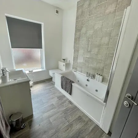 Reads Luxury Jacuzzi Blackpool