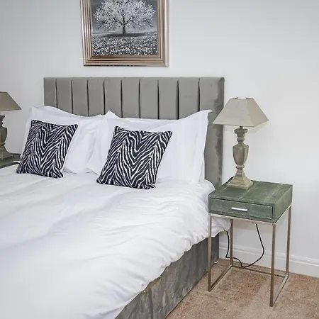 Mode Winter Gardens Apartment