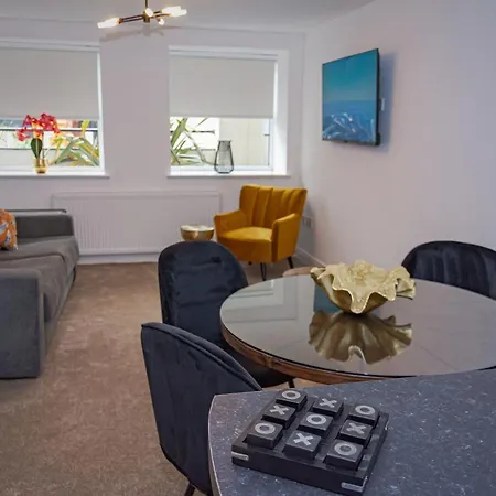 Mode Winter Gardens Apartment