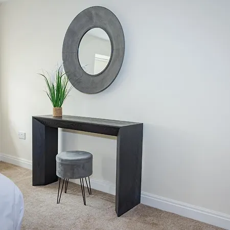 Mode Winter Gardens Apartment