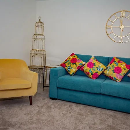 Mode Winter Gardens Apartment