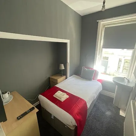 Km Pier Guest house *