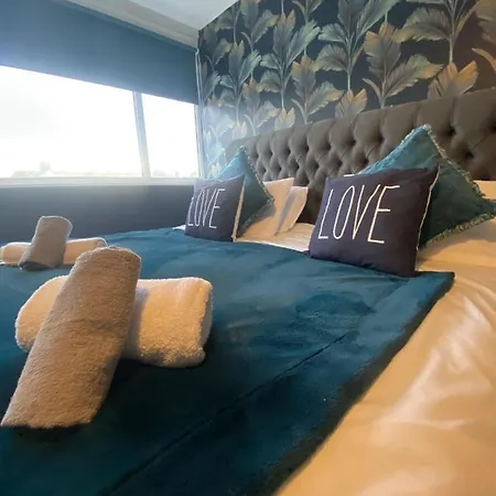 Abode - The Cinema House Holiday home