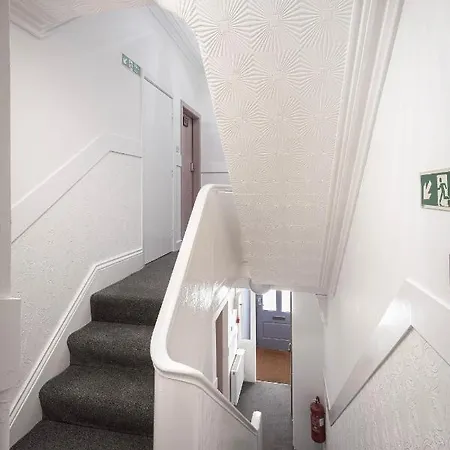 Apartment Jellyfish