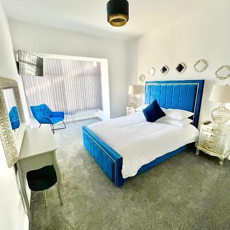 Winter Gardens Presidential Apartment *