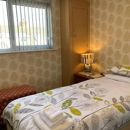 Holiday home Heather Glen. Six Bedroom Near The Sea. Blackpool