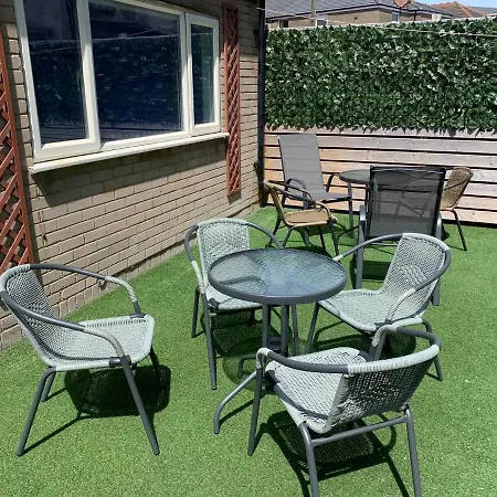 Heather Glen. Six Bedroom Near The Sea. Blackpool