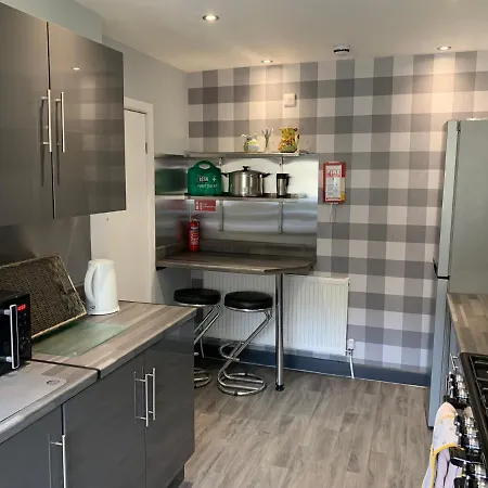 Holiday home Heather Glen. Six Bedroom Near The Sea. *