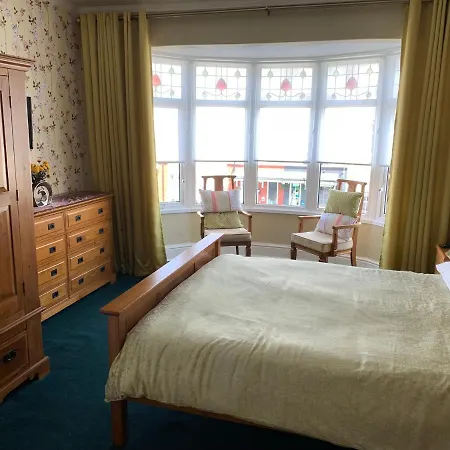 Heather Glen. Six Bedroom Near The Sea. *