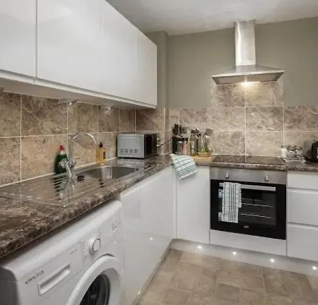 04 Springfield Apartment *