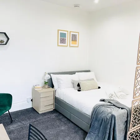 Lovely Estelle By Citynest * Blackpool
