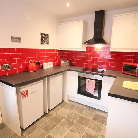 Holiday home Media Manor - Fully Refurbished In 2022 - Large 6 Bedrooms, 3 Bathrooms Media Games *