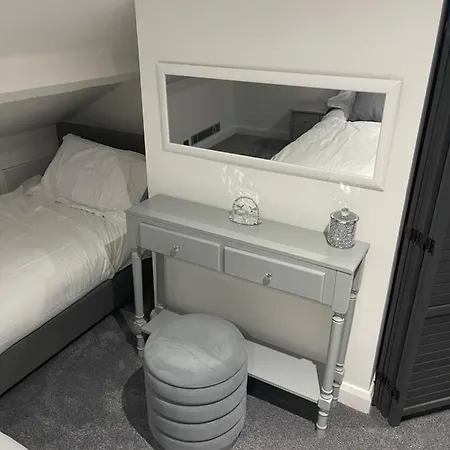 The Welcome Apartment *